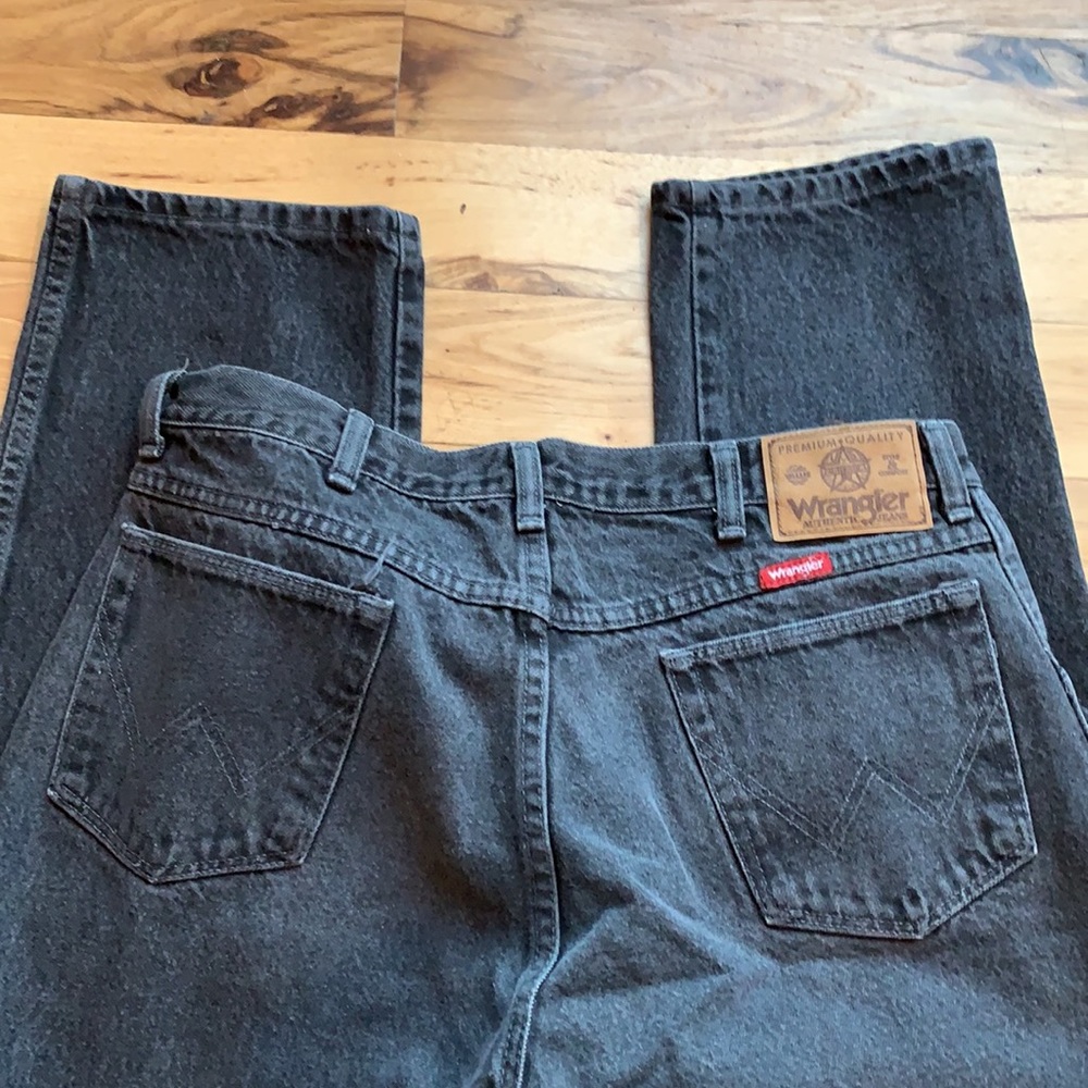 Wrangler Jeans - Picture 3 of 4